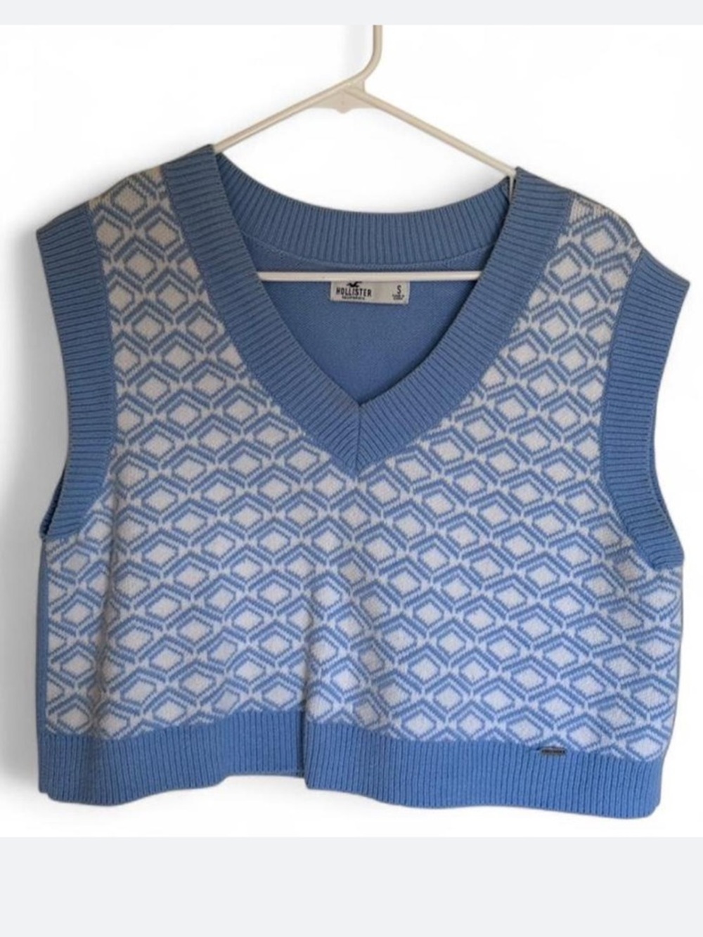 Hollister cropped sweater vest